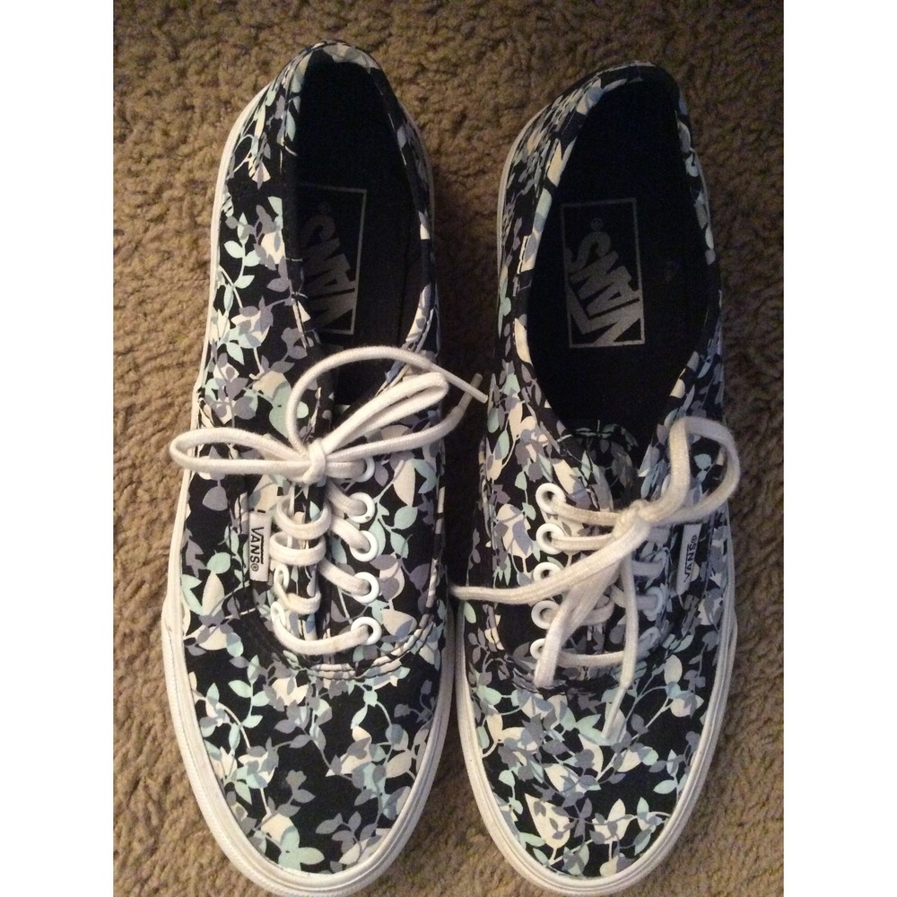 VANS Off The Wall Skateboarding Shoes Womens Size 7 Blue Floral B29